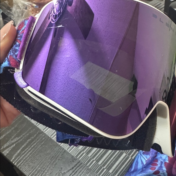 Blenders Eyewear Ski Goggles Set with Butterfly Case - Picture 7 of 7